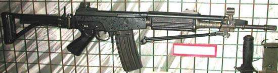 Штурмовая винтовка FARA 83 с сошками