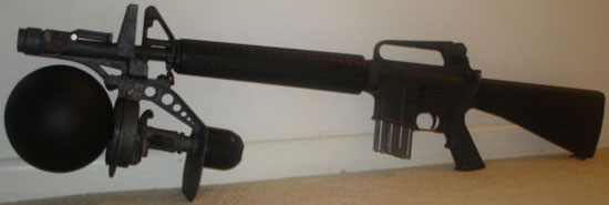 система RAW установленная на штурмовой винтовке M16