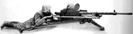 Madsen 1935 (в варианте ПТР), установленный на полевом лафете