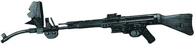 Автомат (штурмовая винтовка) МР.44 с искривленным стволом-насадкой Vorsatz J (пехотный вариант) на 45 градусов с прицельным приспособлением и набором призматических линз