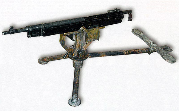 Общий вид пулемета «Кольт» M1895 на треножном станке