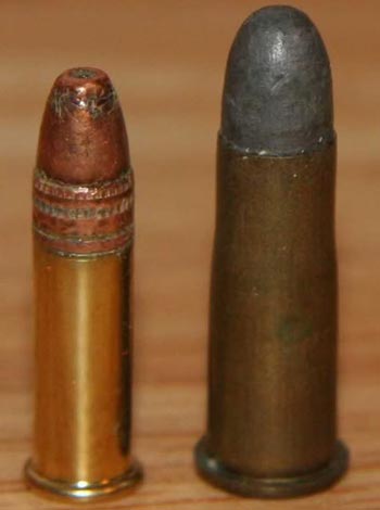 .22 LR (слева) .297/250 Rook Rifle (справа)