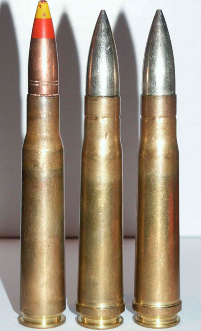 .50 BMG - слева (один) и .55 Boys справа (два)