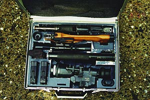 9-мм винтовка ВСС, упакованная в чемоданчик типа «дипломат»