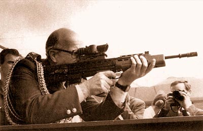 В тот день, когда в 1985 г. SA80 была впервые представлена публично, все были охвачены воодушевлением, даже высшие чины армии. Впервые за много лет Энфилд сделал что-то вполне оригинальное в области стрелкового оружия. Надежды были велики...