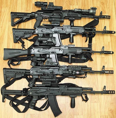 5,45-мм автоматы АК-74М представлены с различными вариантами «обвеса»