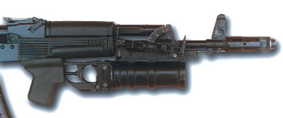 На все автоматы «сотой серии (так же как и на АК74М) могут устанавливаться поствольные гранатомёты ГП-25, ГП-30, и вся гамма армейских оптических прицелов, в том числе и ночных