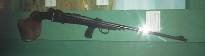 Одна из первых охотничьих винтовок схемы буллпап, созданная британской фирмой Ригби в единственном экземпляре после Первой Мировой Войны