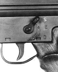 Флажок предохранителя-переводчика штурмовой винтовки G.3