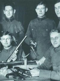 Модернизированный пистолет-пулемет «Бергман» МР.18.I в 1920-х годах состоял на вооружении полиции и рейхсвера
