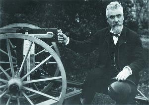 Хайрем Максим со своим станковым пулеметом модели 1887 года