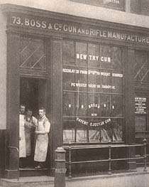 Так выглядел офис компании BOSS & Co в 1892 г. на 73 St. James’s Street. Уже целый год здесь трудился Джон Робертсо
