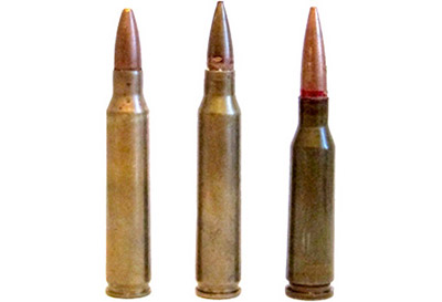 Слева – направо: 5,56х45 винтовочный патрон М 193 (США); 5,56х45 винтовочный патрон SS 109 (Бельгия); 5,45х39 автоматный патрон 7Н6 (СССР)