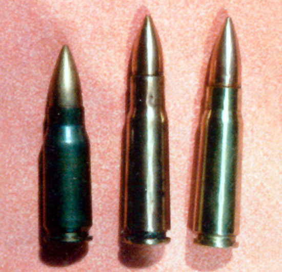 Слева направо: 7,92-мм автоматный патрон образца 1943 года (7,92?33), Германия. 7,62-мм опытный автоматный патрон образца 1943 года (7,62?41). 7,62-мм штатный автоматный патрон образца 1943 года (7,62?39)