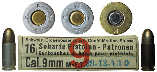 Швейцарские патроны 9х19. Левый патрон снаряжен в алюминиевую гильзу марки Avional