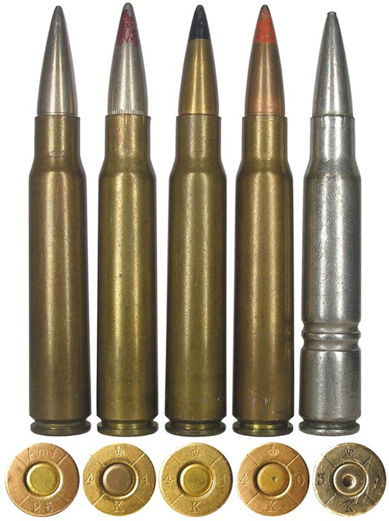 Шведские патроны 8х63: 1 — с обыкновенной пулей m/32; 2 — с трассирующей пулей m/39; 3 — с бронебойной пулей m/39; 4 — c зажигательной пулей m/41; 5 — учебный патрон
