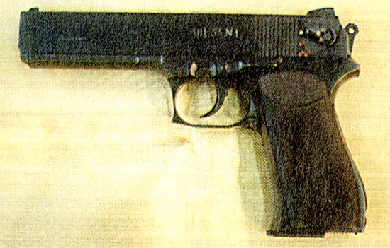 Автоматический пистолет ОЦ-33 «Пернач» – личное оружие ближнего боя. К пистолету прилагается складной приклад