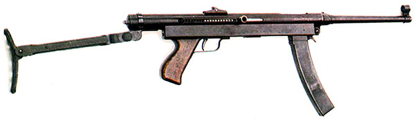 Пистолет-пулемет Коровина в боевом положении