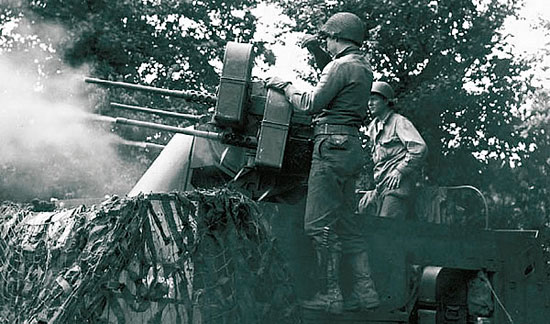 Счетверенная ЗСУ М16, принятая на вооружение 1943 г., для своего времени была грозным оружием.