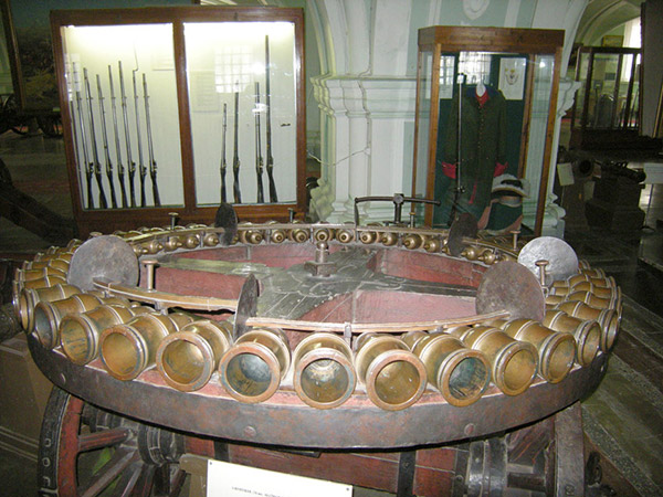 Многоствольная бронзовая картечница 18 век