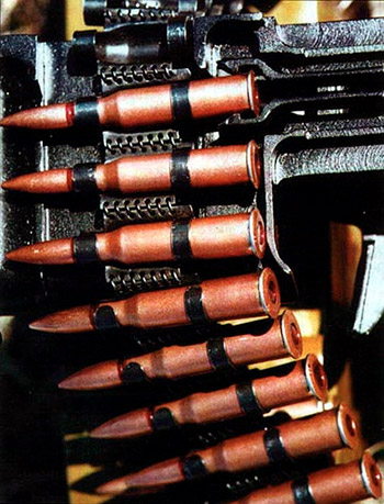 Русскому патрону 7,62x54 R (7,62x54 мм) – более 120 лет. Он пережил многих славных своих современников, ушедших в прошлое, и на сегодняшний день остается мощным пулеметным и снайперским патроном. Для пулемета ПК он снаряжается в неразборную металлическую ленту с извлечением из нее «назад», которая применялась для станкового пулемета Горюнова СГ-43