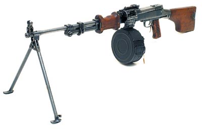 7,62-мм ручной пулемет Дегтярева РПД с двуногой сошкой