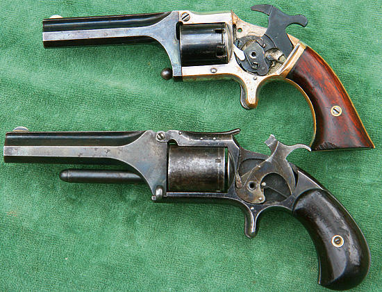 У револьвера «Коннектикут Армз» механизм более сложный, чем у «Смит-Вессона».