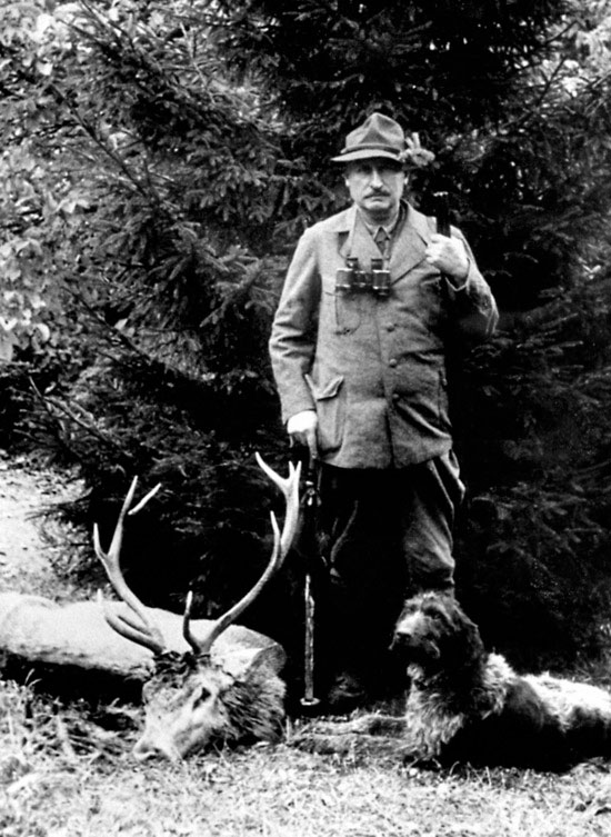 Эрнст Лейтц был страстным охотником. И, может быть, поэтому оптические изделия для охоты занимали значительное место в производственной программе компании