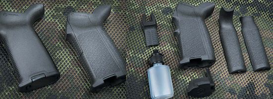 Пистолетная рукоятка Magpul MOE+ покрыта резиной, а Magpul MIAD имеет модульную конструкцию. Обе позволяют использовать внутреннюю полость для хранения аксессуаров