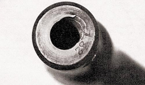 Деформация канала ствола в районе дульного среза автомата (штурмовой винтовки) MP44 с искривленным стволом-насадкой (после 150 выстрелов)