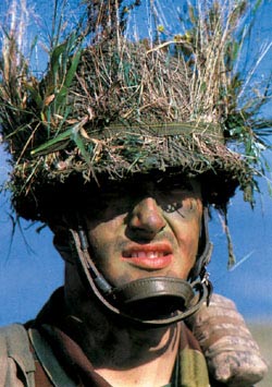 Бельгийский пехотинец в боевом камуфляже