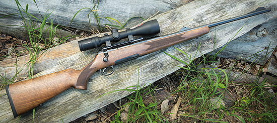 В версии Standard с прицелом UltimaX Roessler Titan 6 выглядит традиционной европейской охотничьей винтовкой с продольно-скользящим затвором