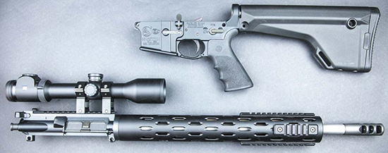 Для транспортировки и обслуживания винтовки AR-15 разбираются на две части — подобно классическим охотничьим «переломкам»
