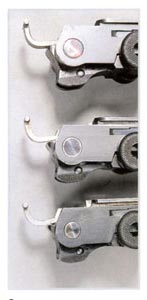 Сверху вниз: диаметры осей кривошипа пистолетов образца 04-14,
04-08 и 04-06.